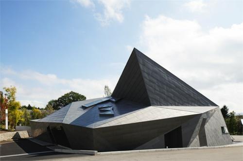 εντυπωσιακό σχέδιο κτιρίου origami σκοτεινή δομή κτιρίου