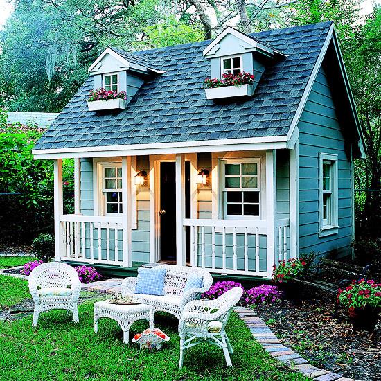 playhouse στον κήπο ιδέα βεράντα ψάθινα έπιπλα λευκό