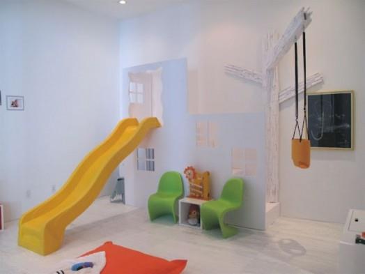 παιχνίδια παιδική γωνία παίζουν πολύχρωμο αστείο συρόμενο μαξιλάρι καρέκλας