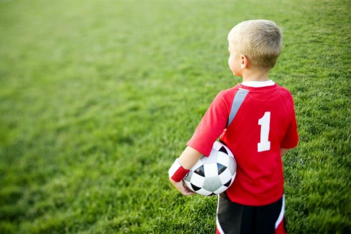 αθλητισμός για παιδιά αγόρια ποδόσφαιρο τρένο τρόπος ζωής