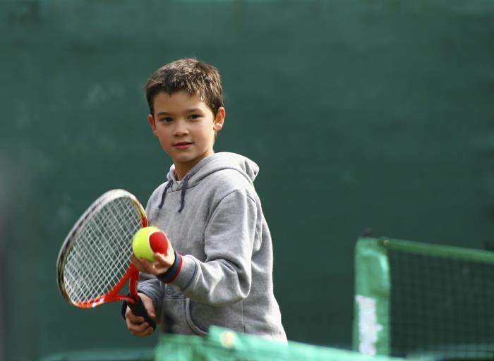 αθλήματα για παιδιά που παίζουν τένις αγόρι