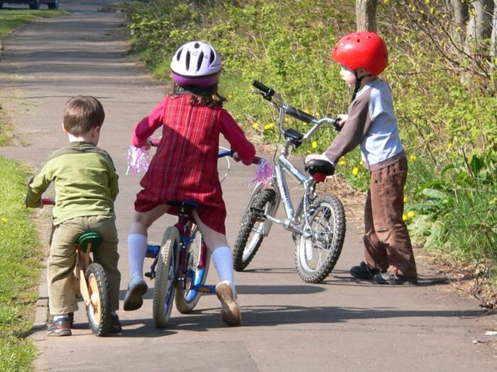 αθλήματα για παιδιά ποδηλασία μικρά παιδιά