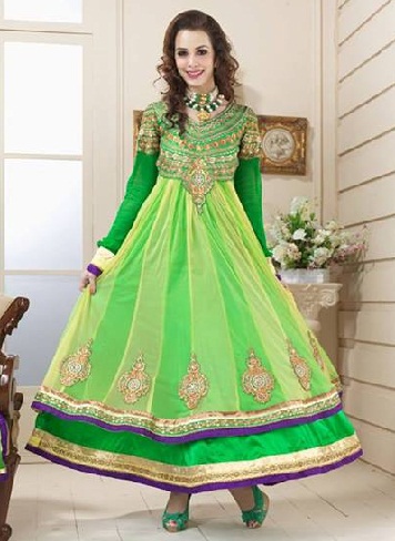 Žalias „Anarkali Salwar“ kostiumas