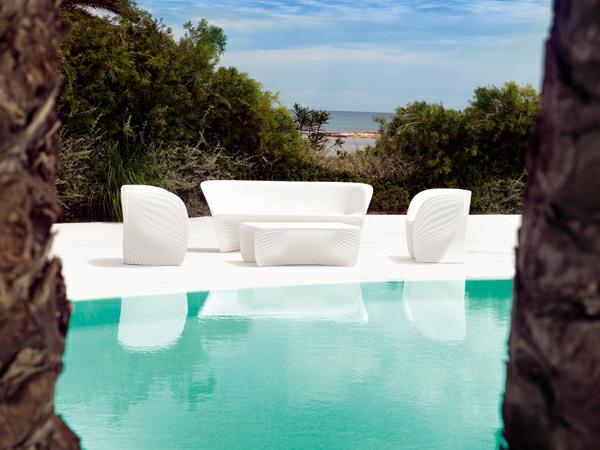Αισθητική συλλογή επίπλων εξωτερικής πισίνας λευκά καθίσματα