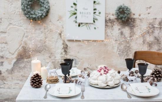 ατμοσφαιρική σκανδιναβική χριστουγεννιάτικη διακόσμηση τραπέζι
