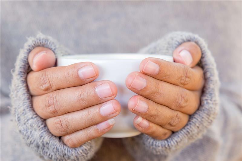 Συμβουλές για υγιή διαβίωση συνεχώς κρύων χεριών