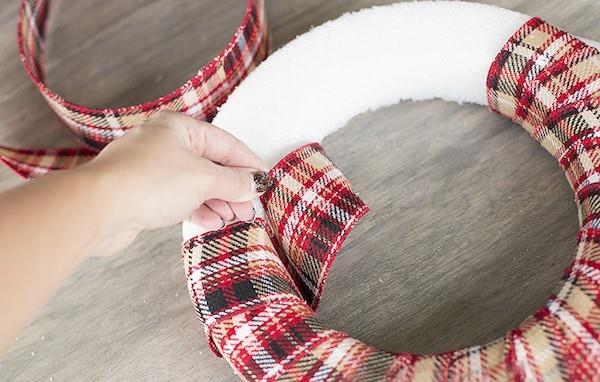 υφασμάτινη κορδέλα diy ιδέες χειροτεχνίας φτιάξτε μόνοι σας στεφάνι πόρτας
