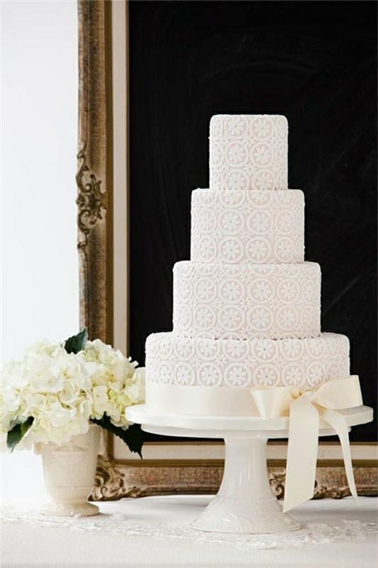 φωτεινά λευκά γαμήλια κέικ