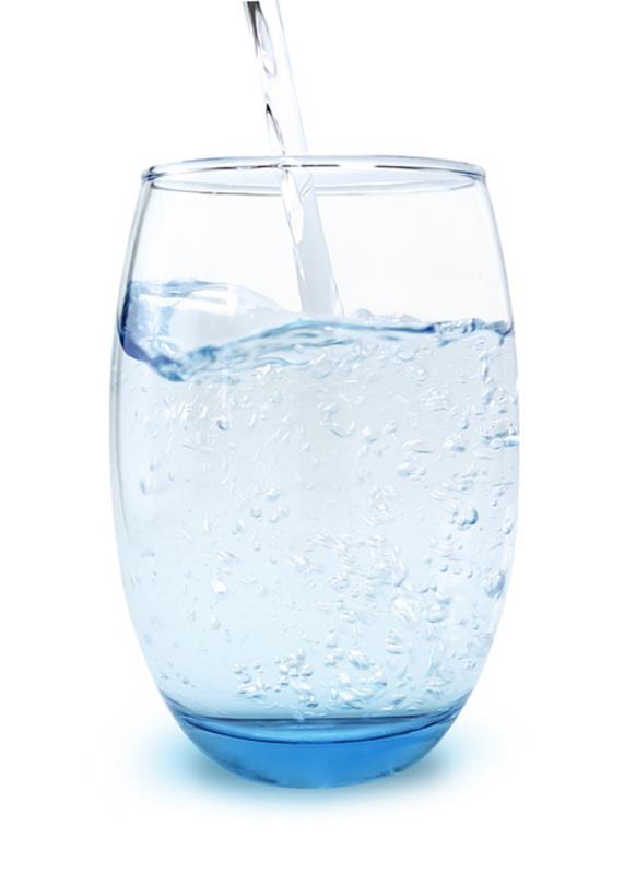 λαμπερό δέρμα προσώπου υγιεινή τροφή πίνετε μεταλλικό νερό 1,5 λίτρα την ημέρα να είστε καλά ενυδατωμένοι