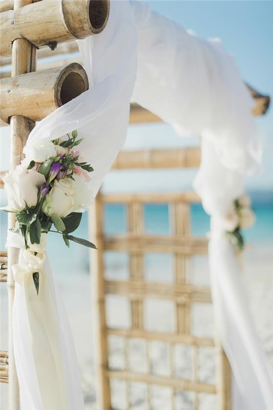 γαμήλιο φόρεμα παραλίας μπλε καρέκλες ροζ φυσικό κακό μπαμπού
