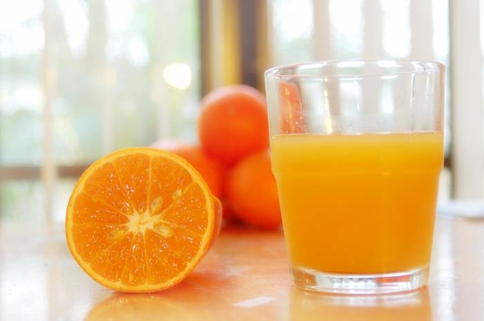 Αντιμετώπιση πορτοκαλιών στρες τρώγοντας πορτοκαλί φρούτα