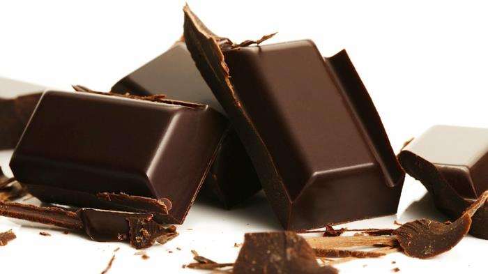 Αντιμετωπίστε το άγχος τρώγοντας μαύρη σοκολάτα