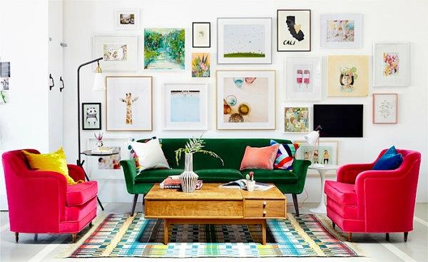 στούντιο σαλόνι ροζ πολυθρόνα εικόνες πράσινο καναπέ τραπέζι
