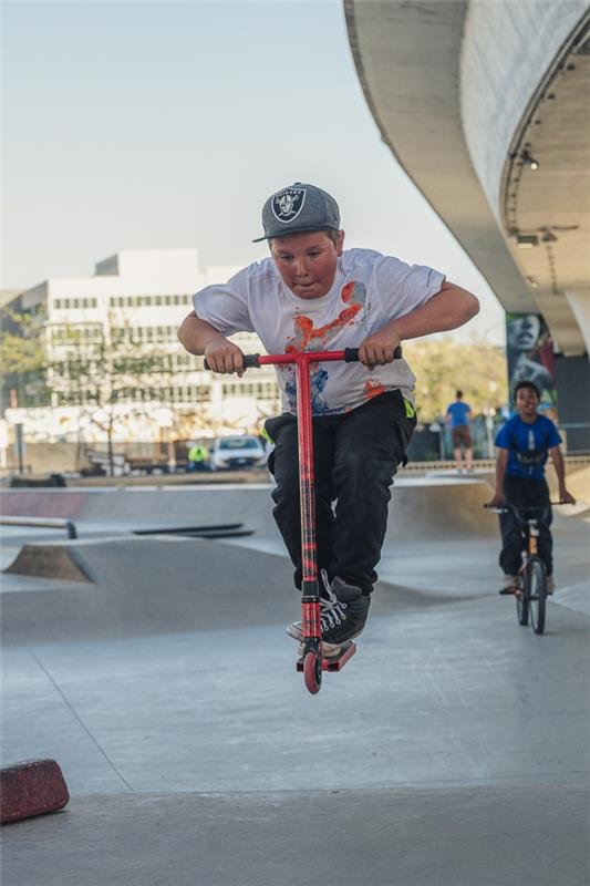 stunt scooter pexels σανίδες σκάλας