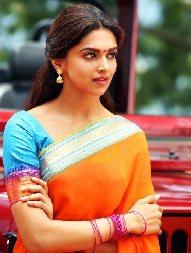 Chennai Express'te Saree ile Deepika Padukone