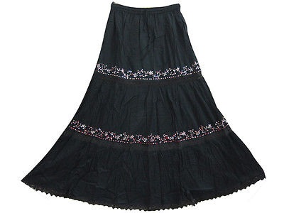 Čigonų stiliaus juodi vasaros sijonai