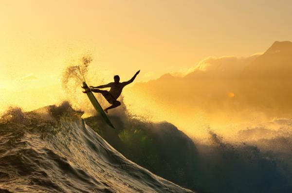 σέρφερ που φωτογραφίζει τη φωτογραφία του chris burkard