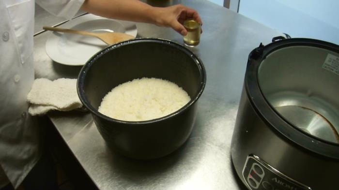 σούσι-ρύζι-μαγείρεμα-επαγγελματική-μαγειρική ρυζιού