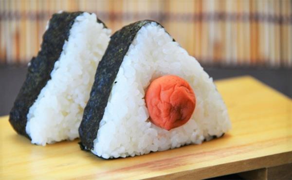 σούσι umeboshi υγιεινή διατροφή σώματος αποτοξίνωση