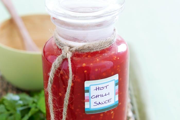 Φτιάξτε το δικό σας στυλ σπιτιού με σάλτσα ταμπάσκο chilli sauce