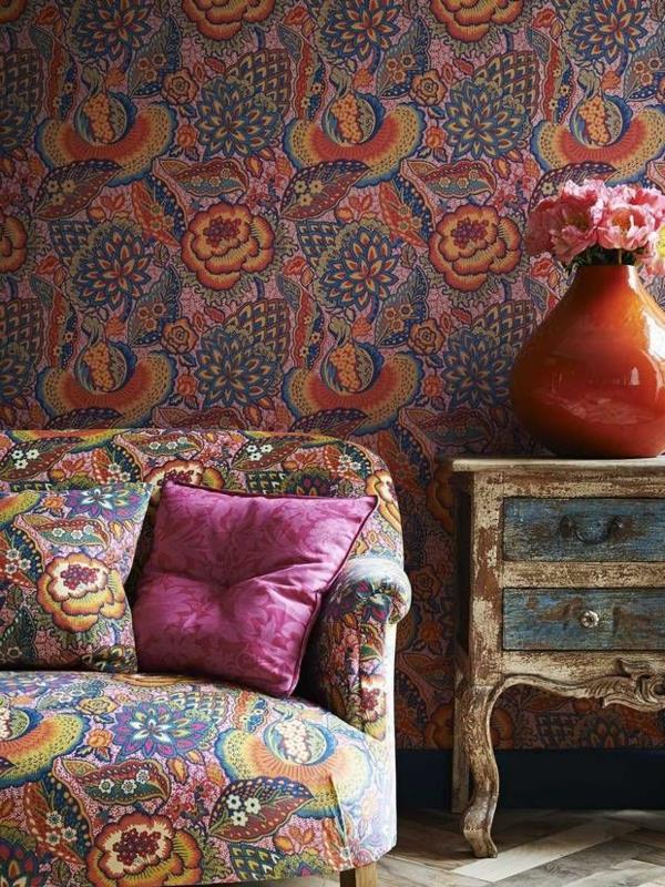 ταπετσαρία με μοτίβο σαλονιού floral μοτίβα καναπές ρίξτε μαξιλάρια