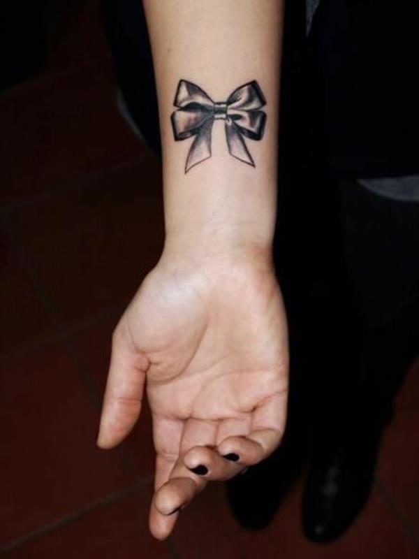 τατουάζ καρπό κοινή έμπνευση μαύρα τόξα μοτίβα
