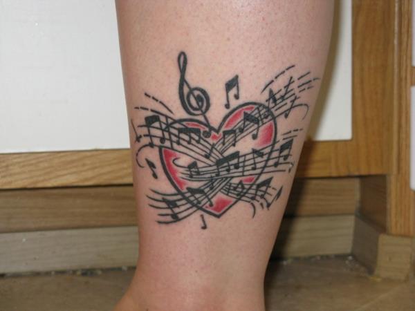 μοτίβα τατουάζ πόδι τατουάζ καρδιές μουσική