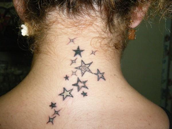 Τατουάζ αστέρια γυναίκες στο λαιμό
