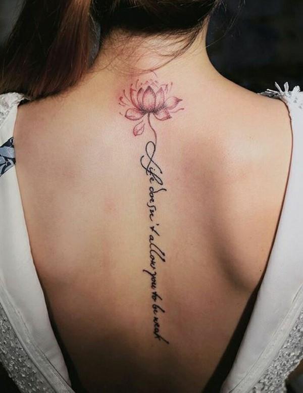 τατουάζ γυναίκες ιδέες γραμματοσειρά τατουάζ πίσω