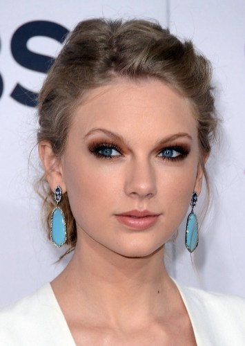 Taylor Swift grožio patarimai akių makiažui