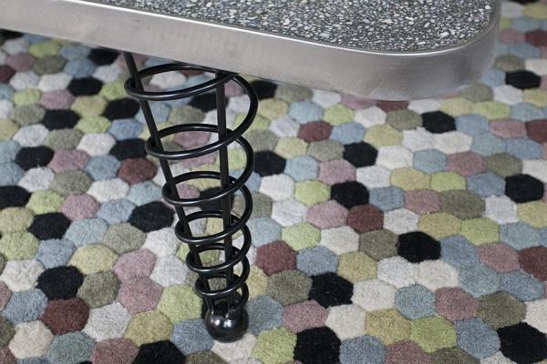 μοτίβο μοκέτας πολύχρωμο τραπέζι επάνω τραπέζι σχεδιαστής ποδιών