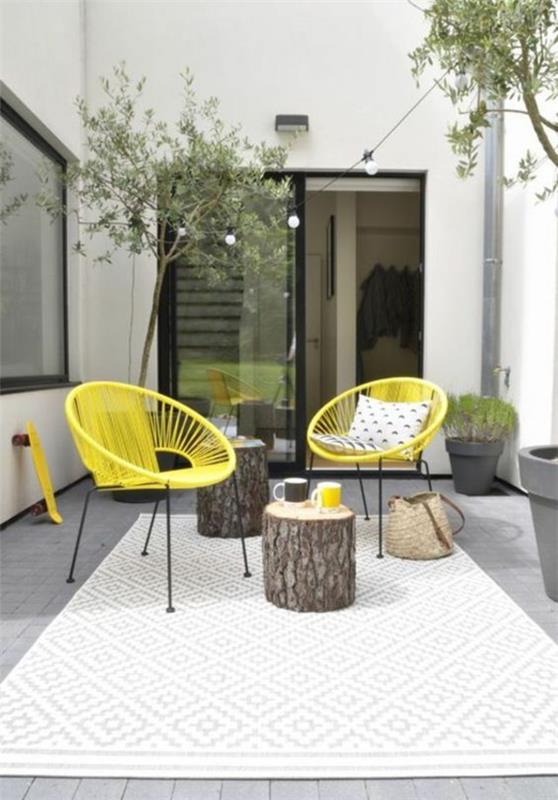 βεράντα διακοσμεί κίτρινες καρέκλες λευκό εξωτερικό χαλί