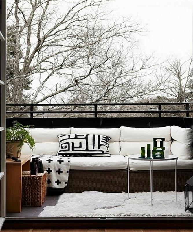 βεράντα σχεδιασμό έπιπλα μπαλκόνι ασπρόμαυρο καναπέ χαλί έπιπλα μπαστούνι