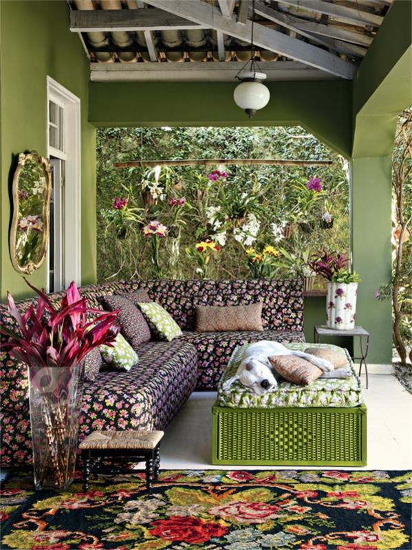 ιδέες σχεδιασμού βεράντας έπιπλα εξωτερικού χώρου καναπές τραπεζάκι σαλονιού πράσινο τοίχο πράσινο