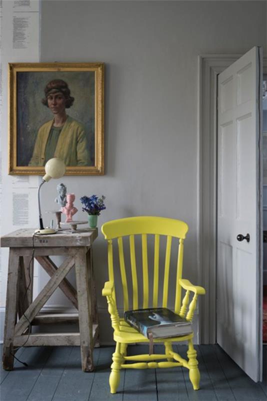τραπέζι ξύλινο παλιό διάδρομο κίτρινη καρέκλα σπιτικές ιδέες vintage