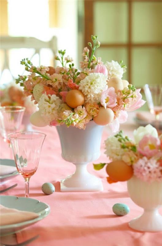 διακόσμηση τραπεζιού Πασχαλινό ανοιχτό ροζ τραπεζομάντηλο λουλούδια Πασχαλινά αυγά