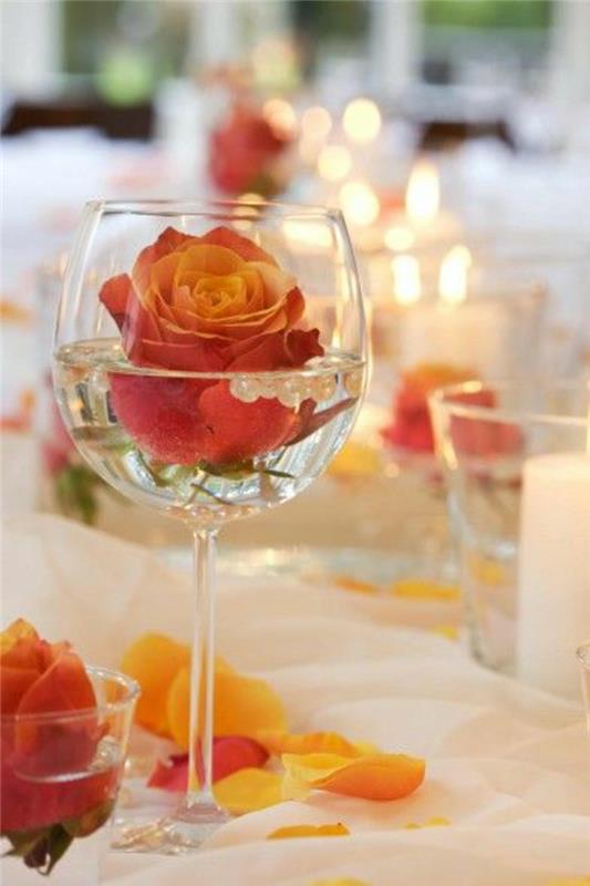 διακόσμηση τραπεζιού γαμήλια γυαλιά χάντρες τριαντάφυλλα