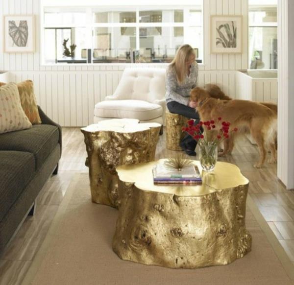 τραπέζια καρέκλες χρυσή λακαρισμένη διακόσμηση ιδέα κούτσουρο δέντρου