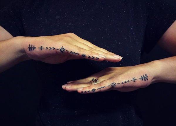 υπέροχα σχέδια για ινδικό τατουάζ χεριών