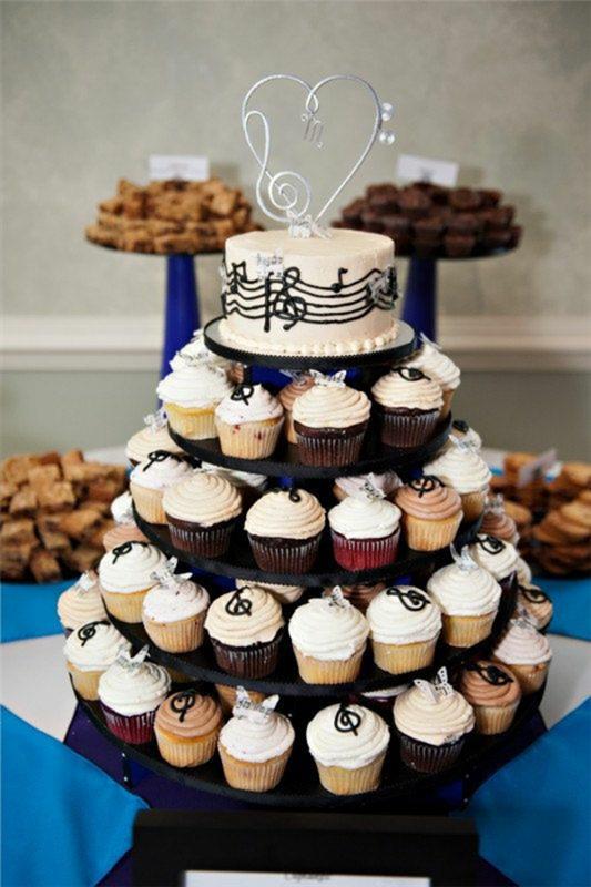 μεγάλη-τούρτα-γάμος-γενέθλια-μουσική-stand-muffins