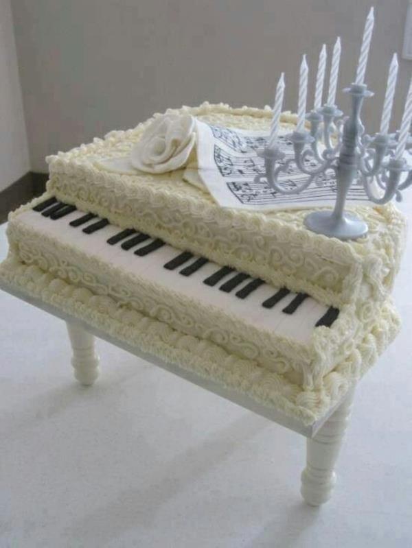 μεγάλη-τούρτα-γάμος-γενέθλια-μουσική-λευκό-πιάνο