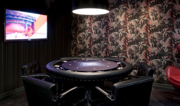 υπέροχες ιδέες δωματίων ψυχαγωγίας μοντέρνο στρογγυλό τραπέζι πόκερ