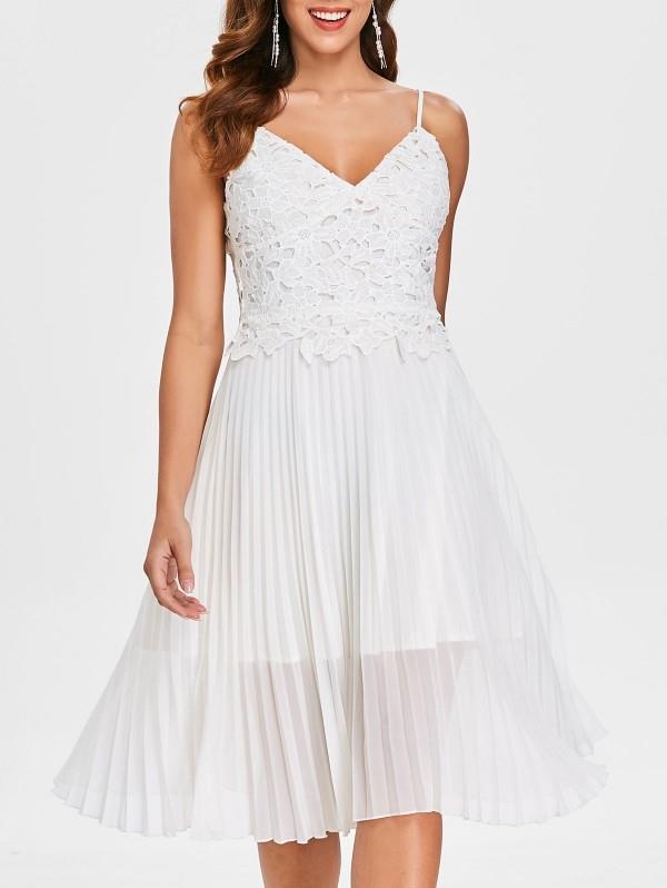 υπέροχο φόρεμα με λευκά γυναικεία φορέματα