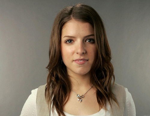 Anna Kendrick Makyajsız 6