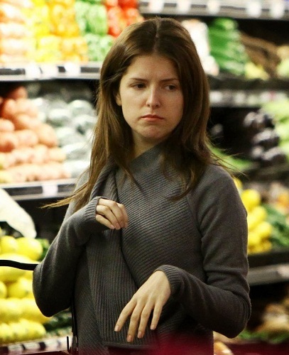Anna Kendrick Makyajsız Amerikan Güzeli