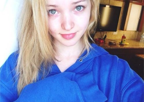 Dove Cameron Makyajsız 9