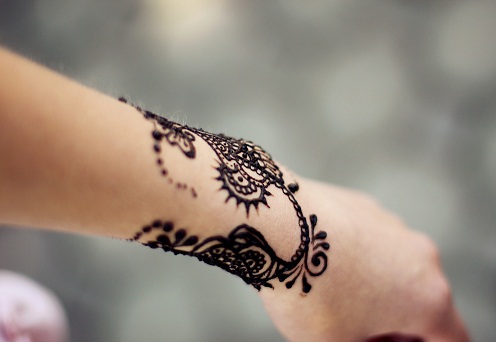 Naujausia apyrankė Mehndi dizainas