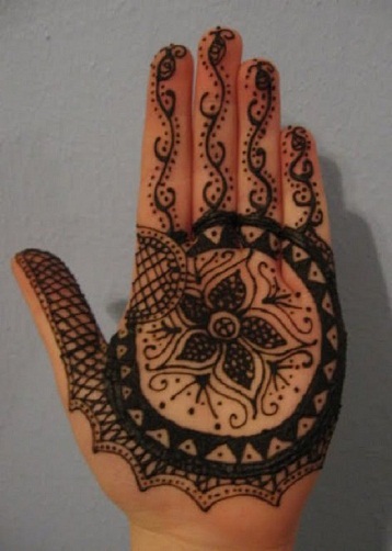Vine Temalı Sevimli Bengalce Mehndi Tasarımı