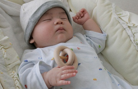 2 Aylık Bebek Oyuncakları 2 aylık bebekler için ahşap oyuncak