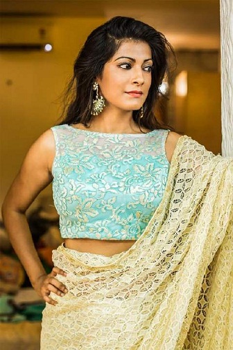 Net sarees7 için tasarımcı bluzlar